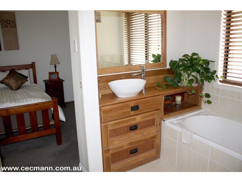 9 Micale Lane, Stanthorpe QLD 4380