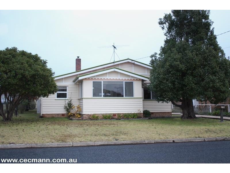 14 Archibald Street, Stanthorpe QLD 4380