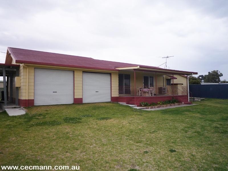 50 Tenterfield Street, Wallangarra QLD 4383