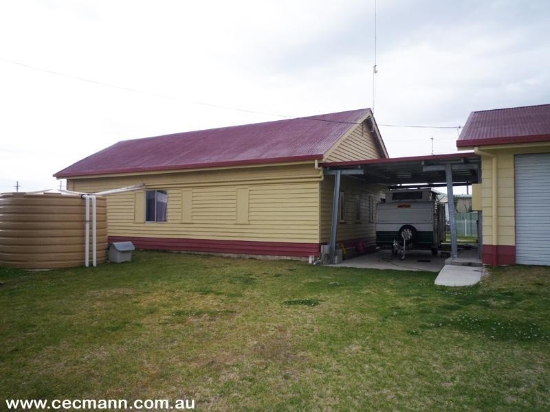 50 Tenterfield Street, Wallangarra QLD 4383