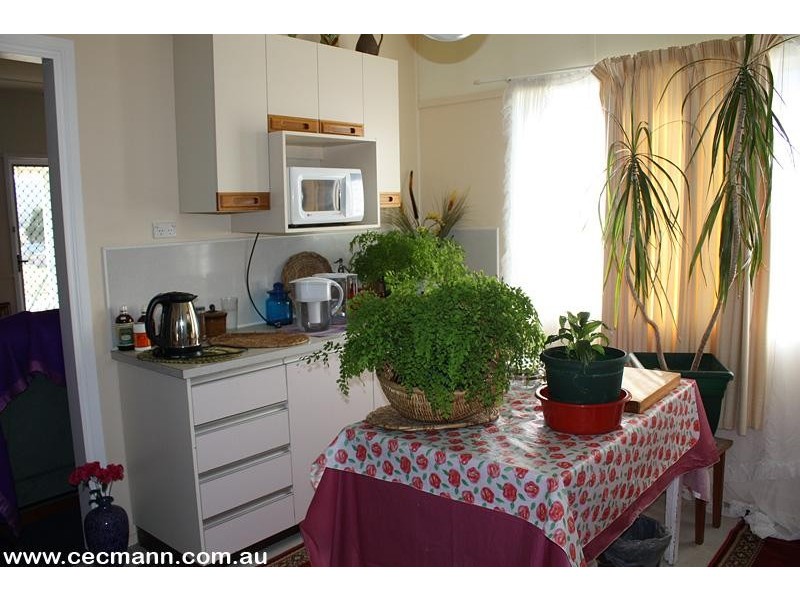 27 Barawell Street, Wallangarra QLD 4383
