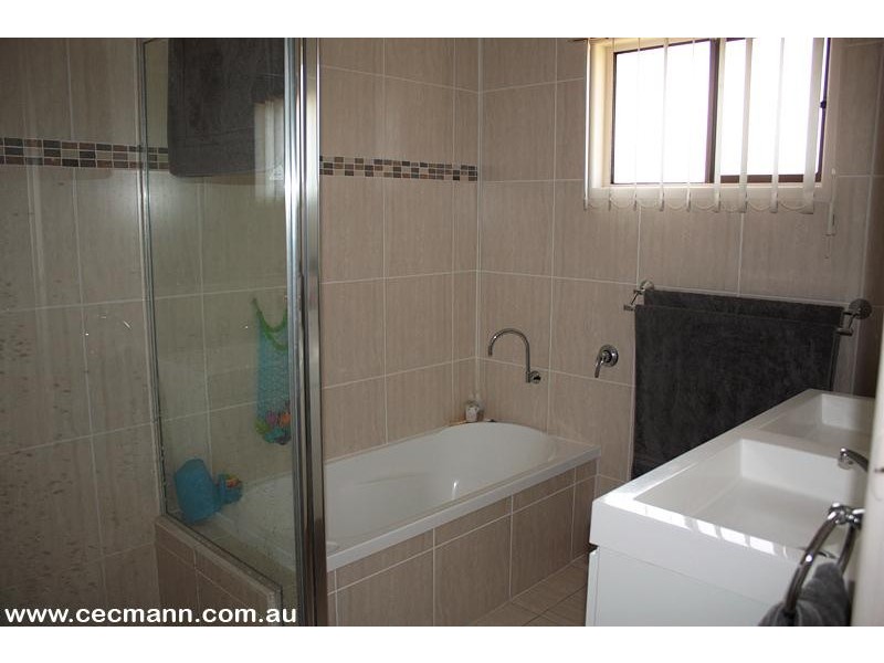 11 Ryan Street, Stanthorpe QLD 4380