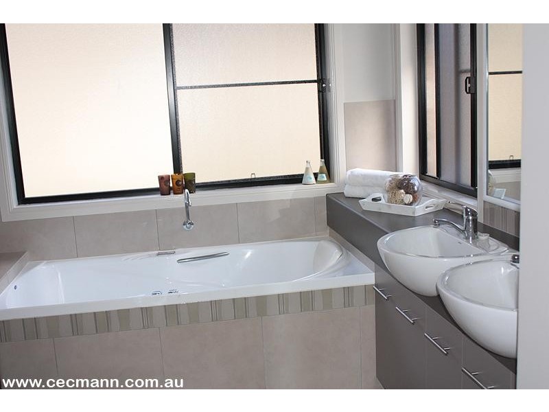 53 Roberts Road, Stanthorpe QLD 4380