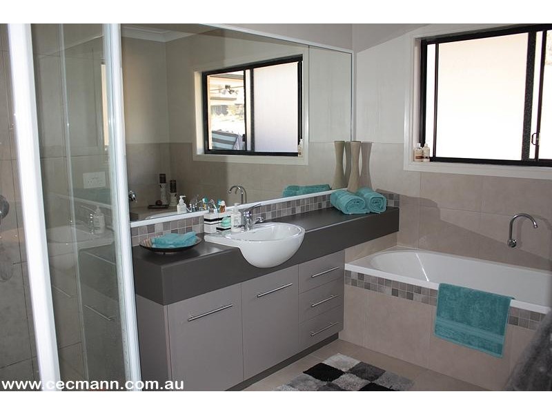 53 Roberts Road, Stanthorpe QLD 4380