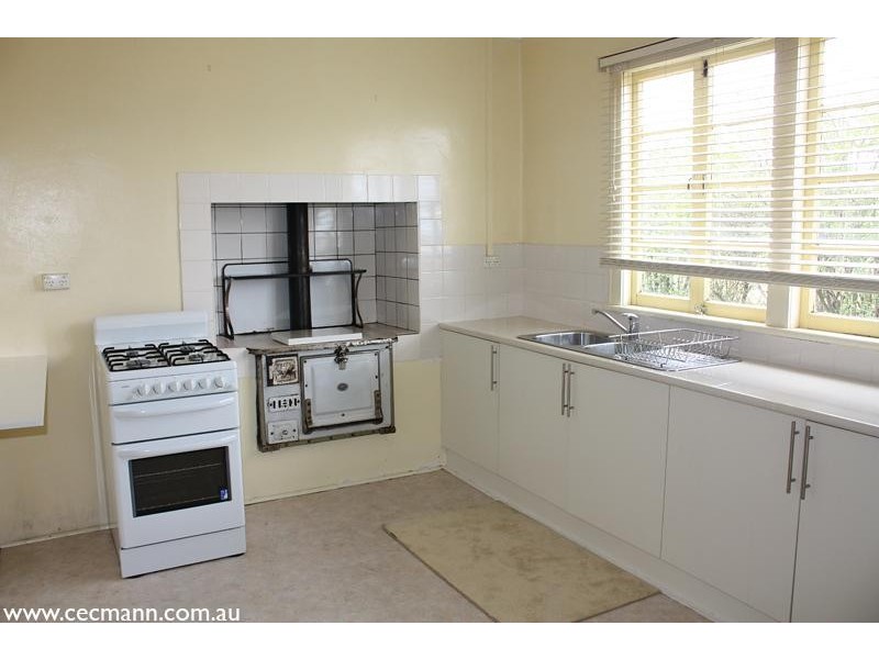 17 McGlew Street, Stanthorpe QLD 4380