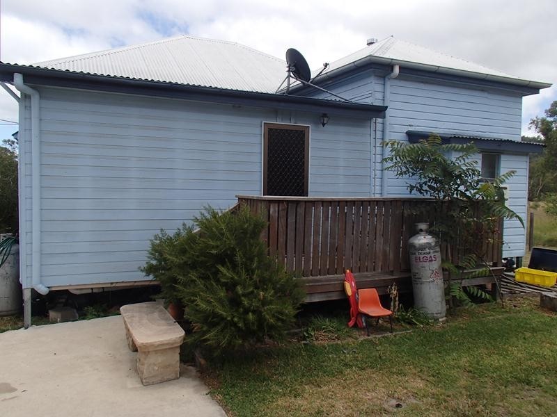 9 Glover Street, Glen Aplin QLD 4381