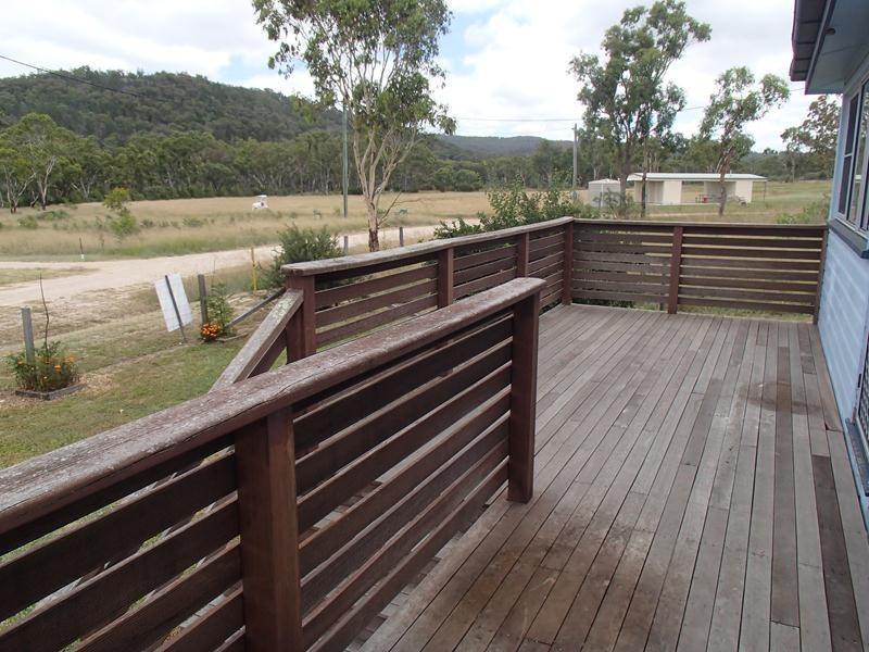 9 Glover Street, Glen Aplin QLD 4381