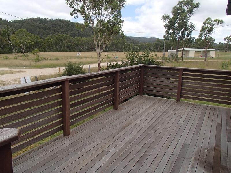 9 Glover Street, Glen Aplin QLD 4381