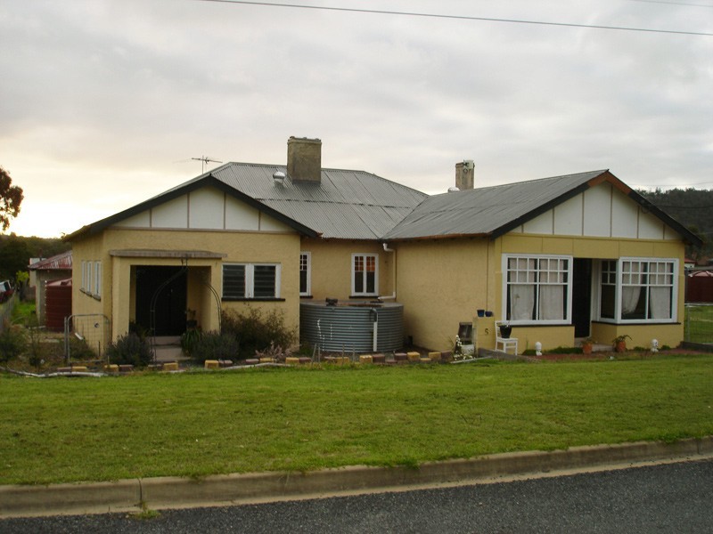 5 Forrest Street, Stanthorpe QLD 4380