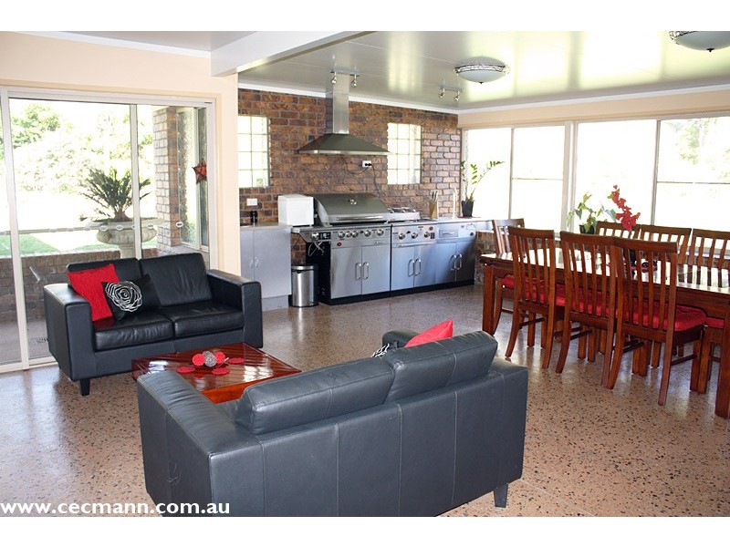 33 Moss Court, Stanthorpe QLD 4380