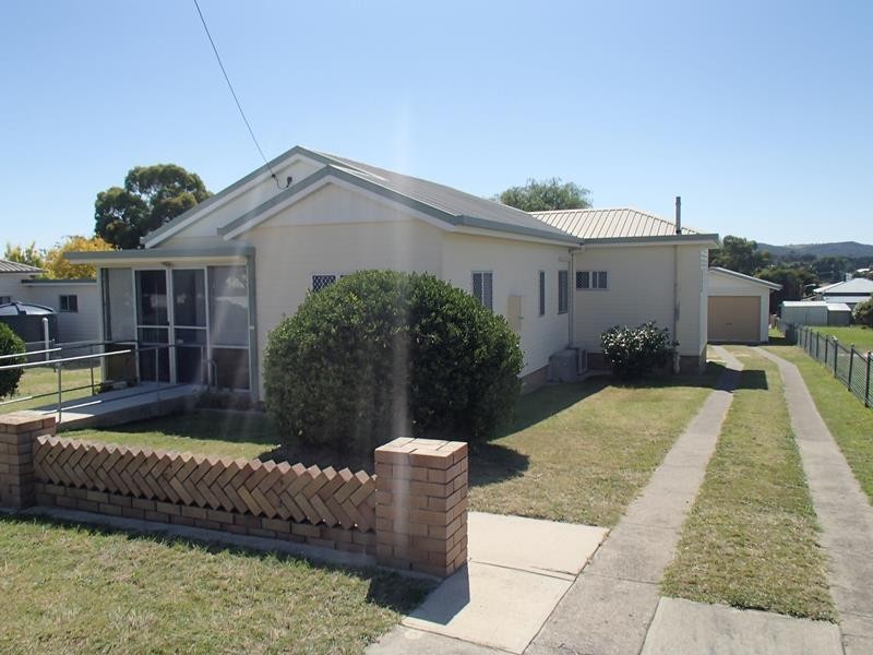 33 Hillcrest Street, Stanthorpe QLD 4380