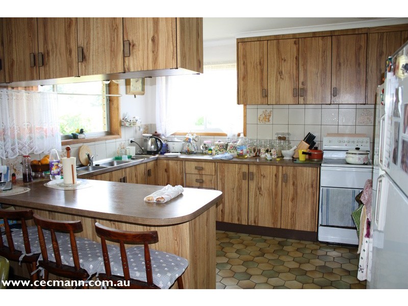 27 Sorrento Road, Stanthorpe QLD 4380