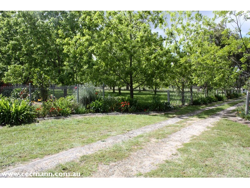 27 Sorrento Road, Stanthorpe QLD 4380