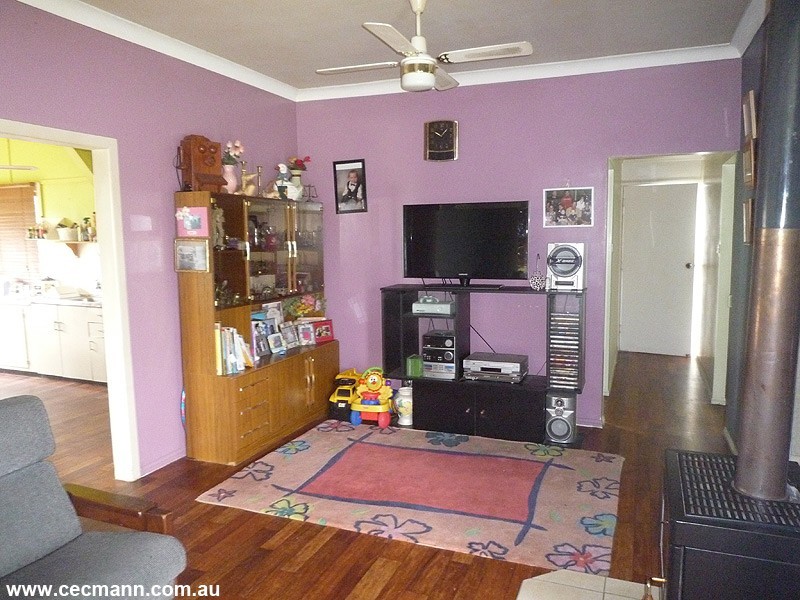 19 Treverton Street, Wallangarra QLD 4383