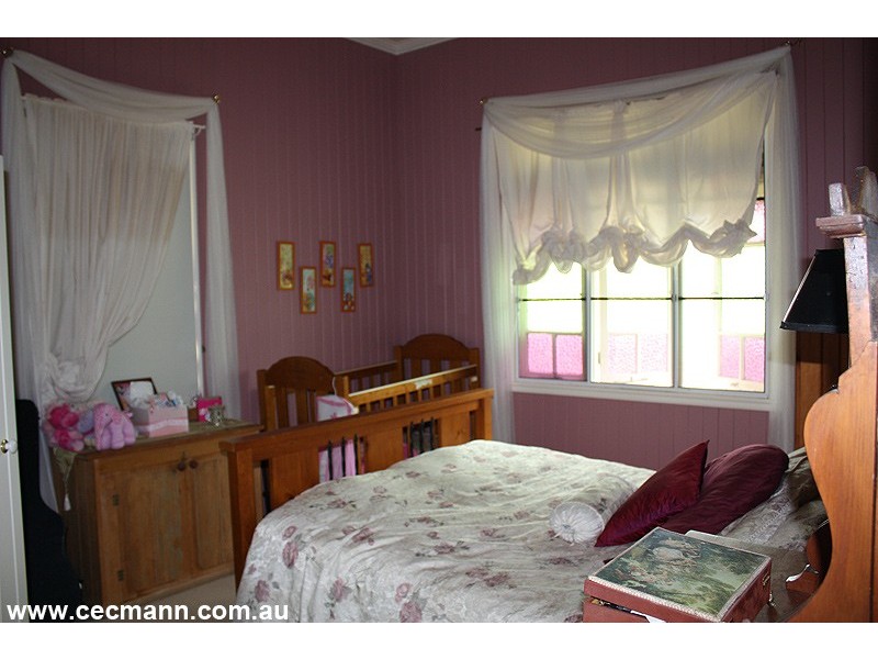 3 Clark Lane, Stanthorpe QLD 4380