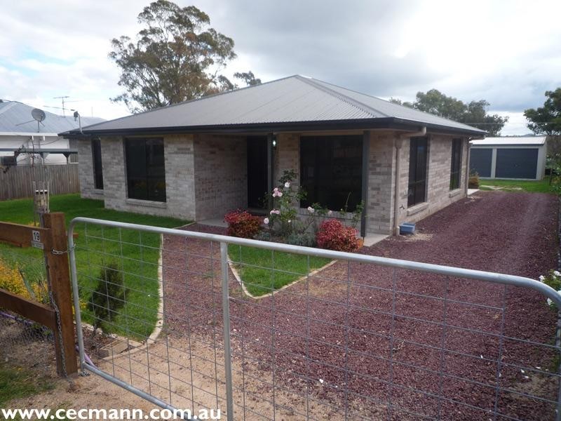 19 Forrest Street, Stanthorpe QLD 4380
