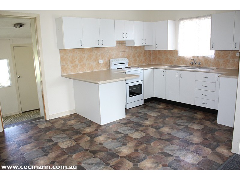 6 Aerodrome Road, Stanthorpe QLD 4380