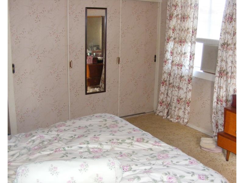 61 Woodlawn Street, Wallangarra QLD 4383