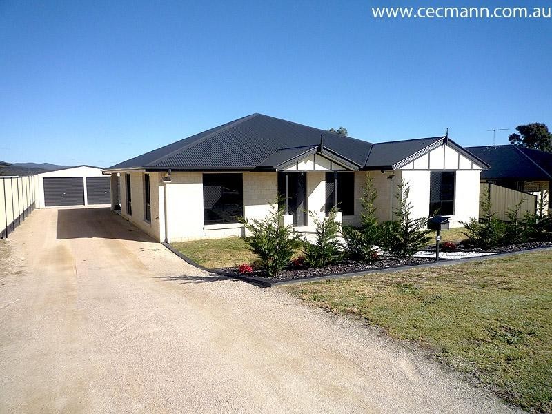 4 Sangricoli Court, Stanthorpe QLD 4380