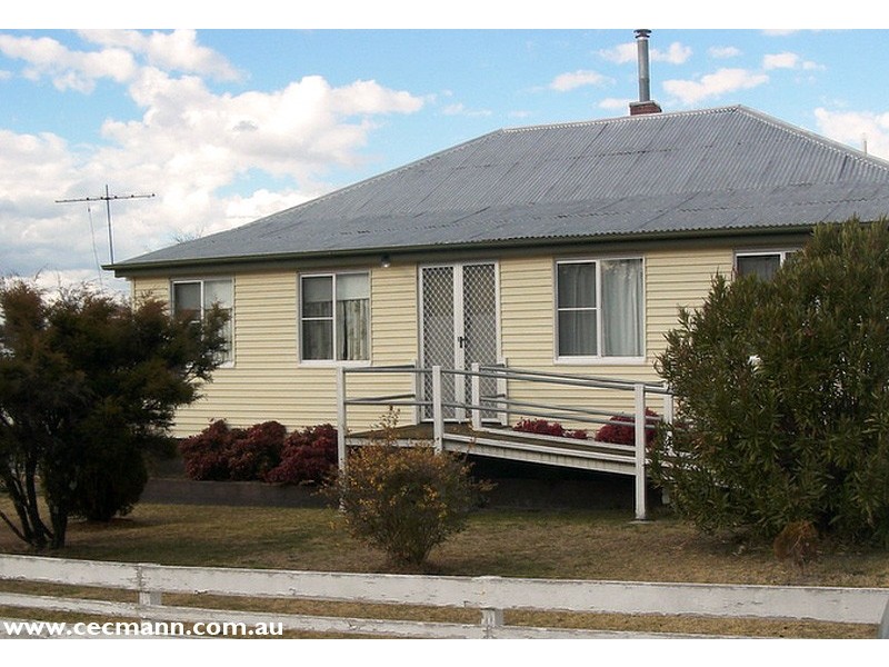 9 McGregor Tce, Stanthorpe QLD 4380