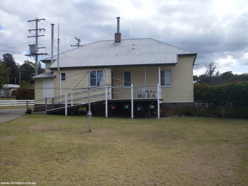 9 McGregor Tce, Stanthorpe QLD 4380