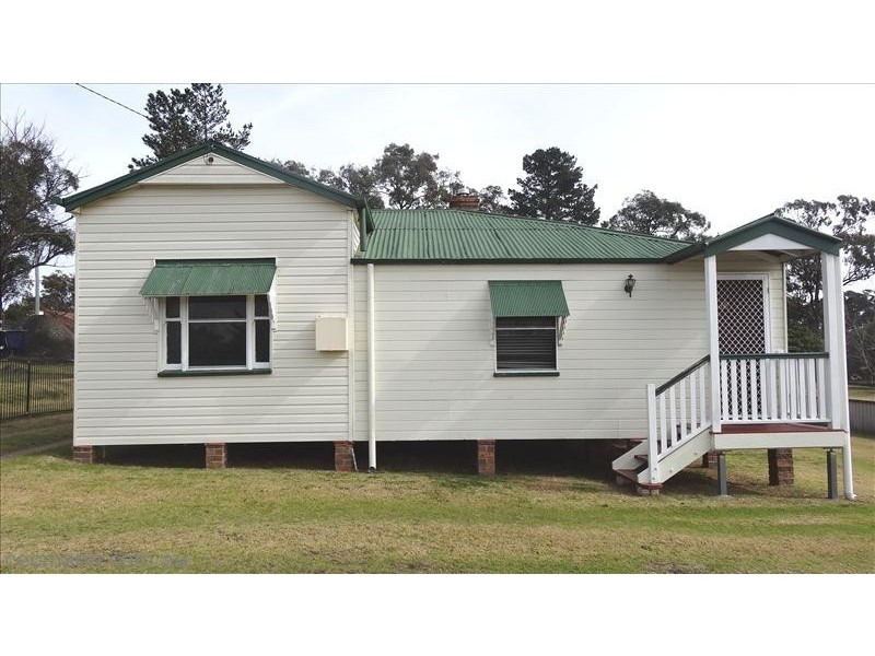 26 McGregor Terrace, Stanthorpe QLD 4380