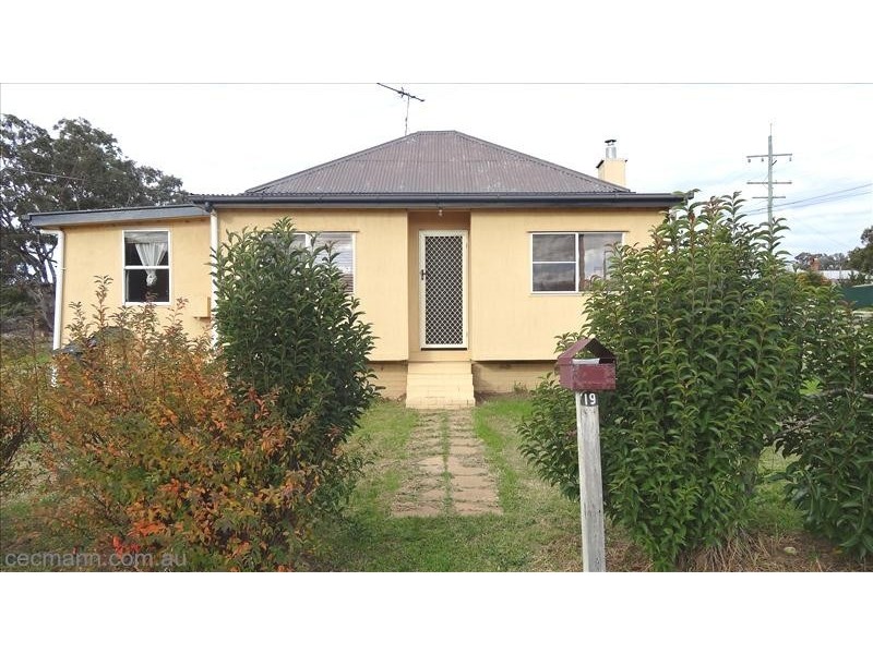 19 Marsh Street, Stanthorpe QLD 4380