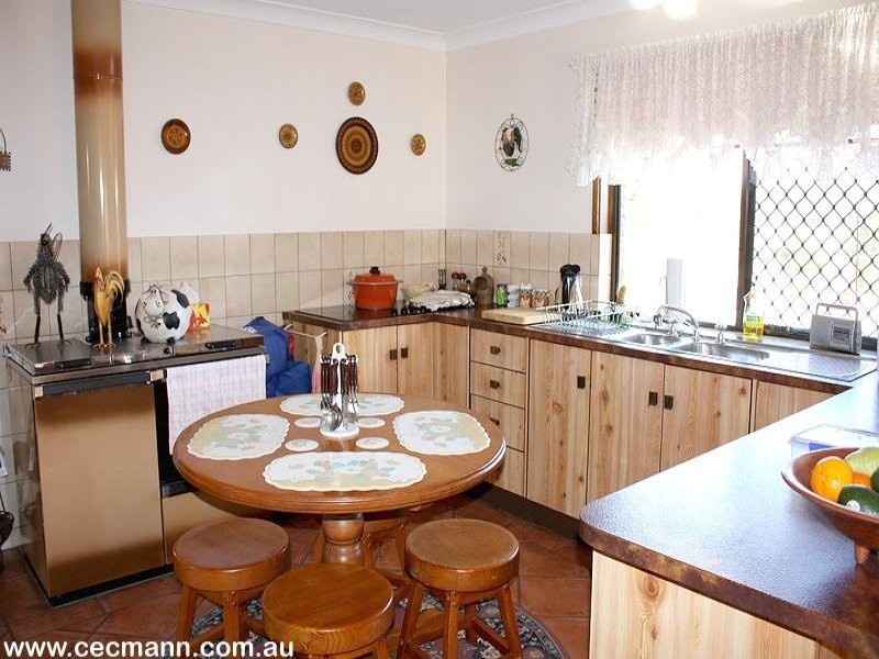 52 Tunnel Road, Stanthorpe QLD 4380