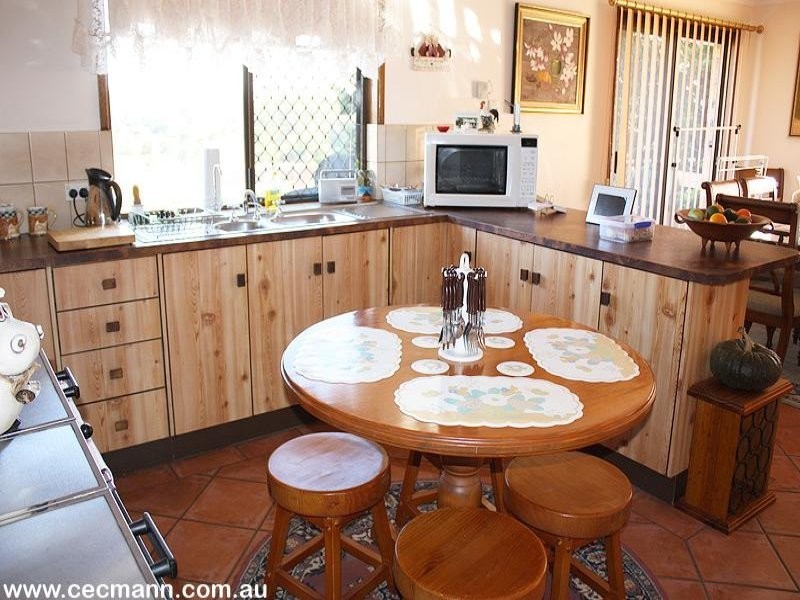 52 Tunnel Road, Stanthorpe QLD 4380