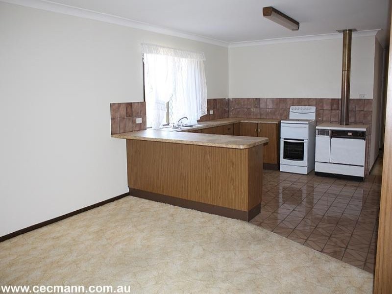 52 Tunnel Road, Stanthorpe QLD 4380