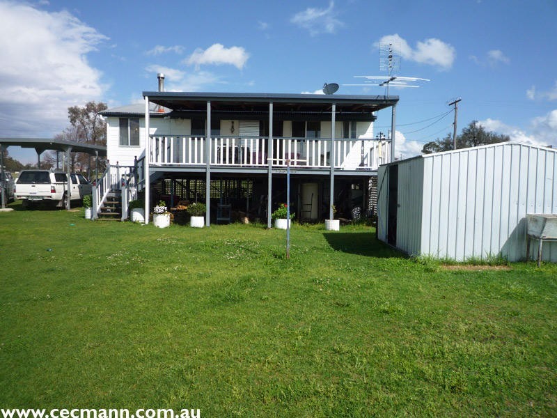 22 Barawell Street, Wallangarra QLD 4383