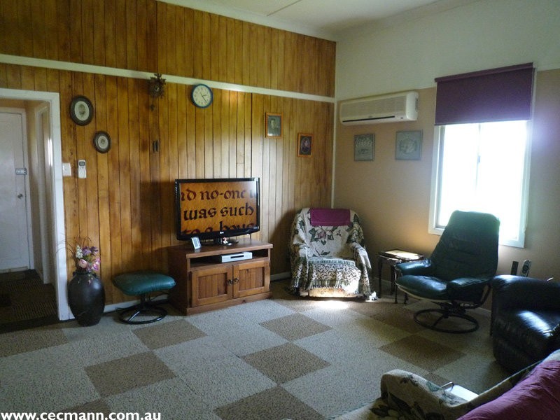 22 Barawell Street, Wallangarra QLD 4383