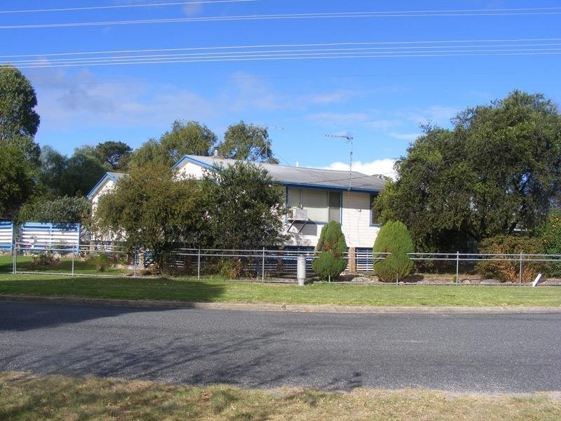 61 Woodlawn Street, Stanthorpe QLD 4380