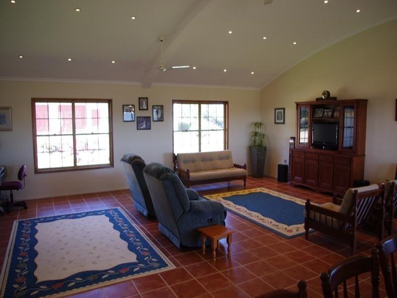 67 Rapisarda Lane, Stanthorpe QLD 4380