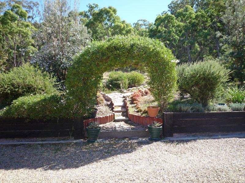 26168 New England Highway, Stanthorpe QLD 4380