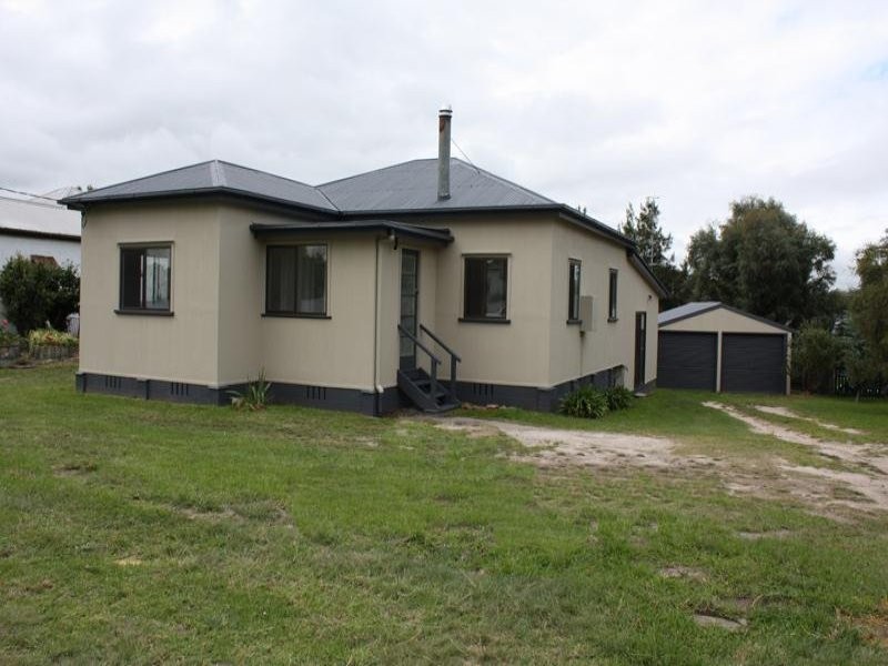 32 Pierpoint Street, Stanthorpe QLD 4380