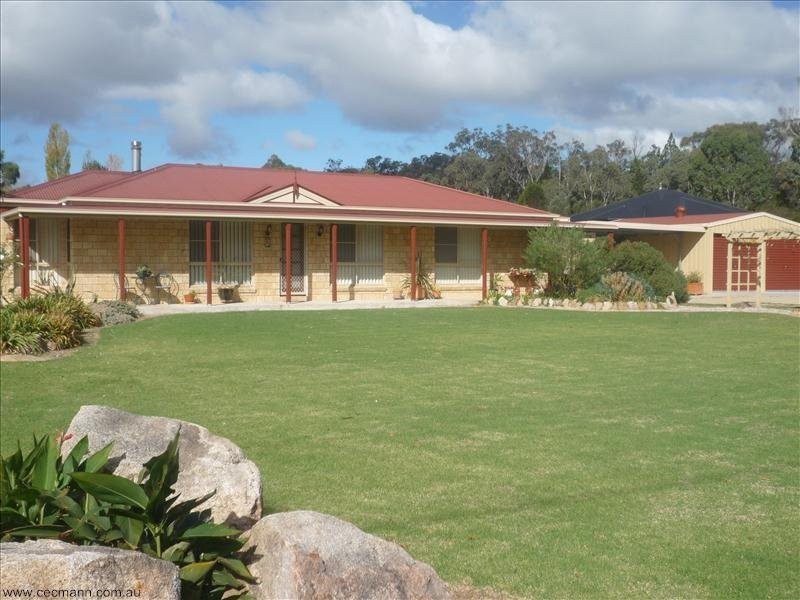 9 Rifle Range Road, Stanthorpe QLD 4380