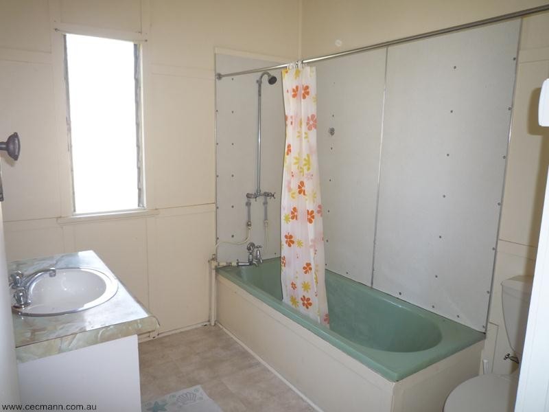 23 College Road, Stanthorpe QLD 4380