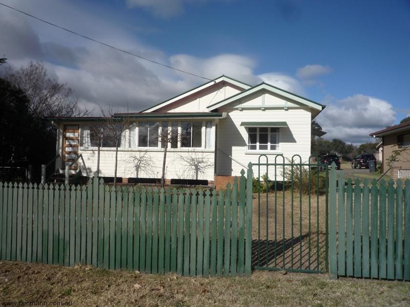 23 College Road, Stanthorpe QLD 4380