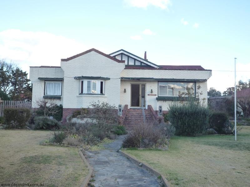 19 Wallangarra Road, Stanthorpe QLD 4380