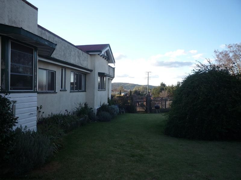 19 Wallangarra Road, Stanthorpe QLD 4380