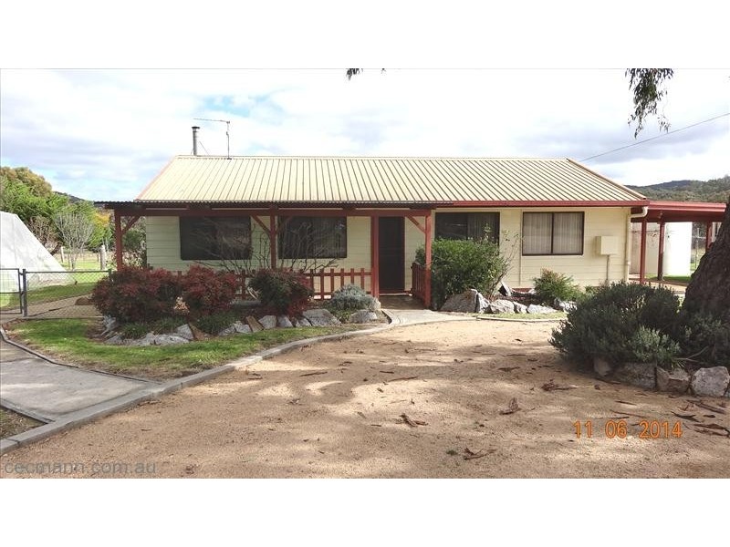 27144 New England Highway, Stanthorpe QLD 4380