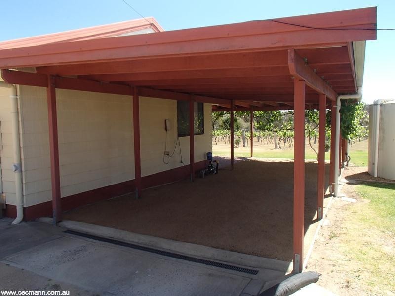 27144 New England Highway, Stanthorpe QLD 4380