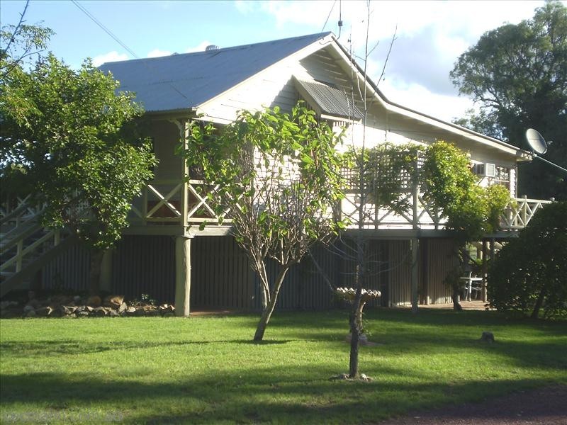28594 New England Highway, Stanthorpe QLD 4380