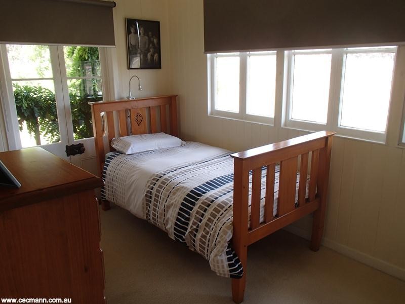 28594 New England Highway, Stanthorpe QLD 4380