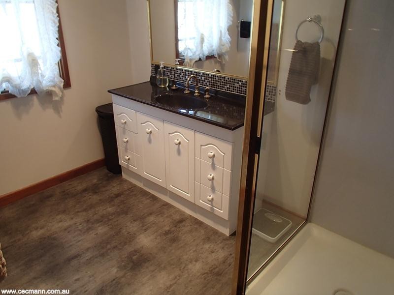 28594 New England Highway, Stanthorpe QLD 4380