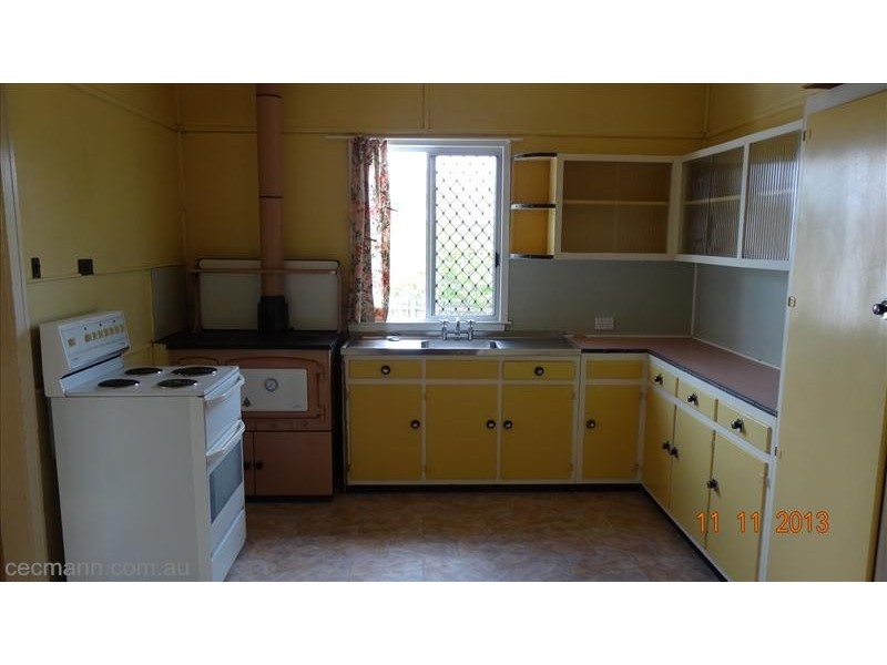 6 Lane Street, Stanthorpe QLD 4380