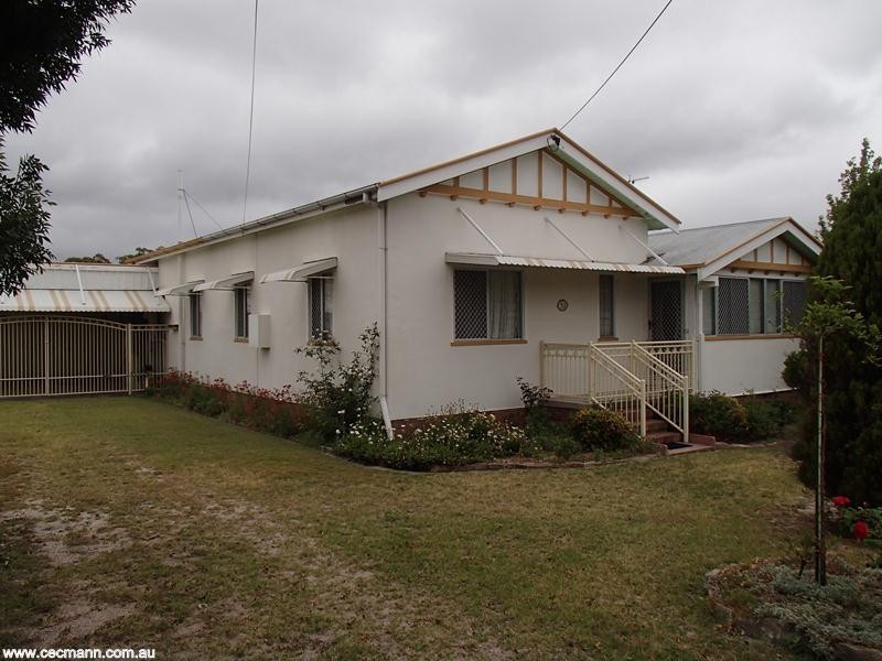 53 Wallangarra Road, Stanthorpe QLD 4380