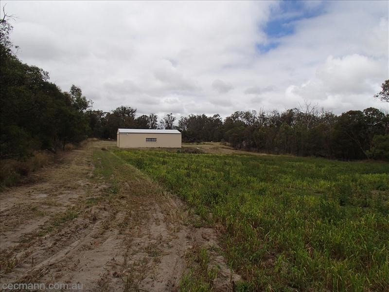 83 Perry Lane, Stanthorpe QLD 4380
