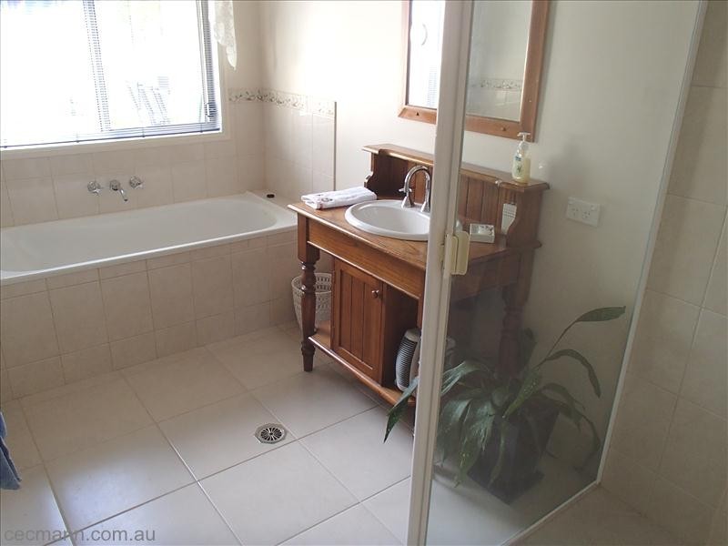 142 Hale Haven Drive, Stanthorpe QLD 4380